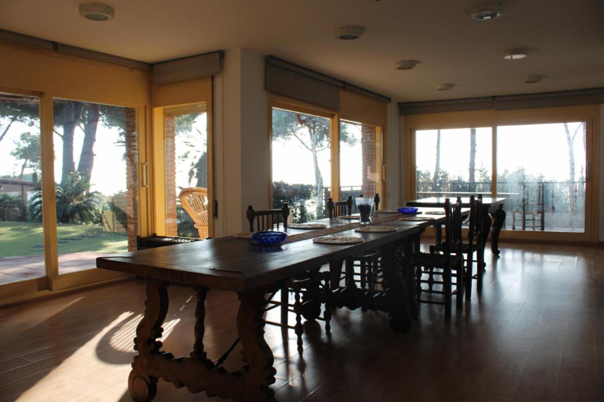 Villa Maresme & Villa Rosa Mataro Luaran gambar