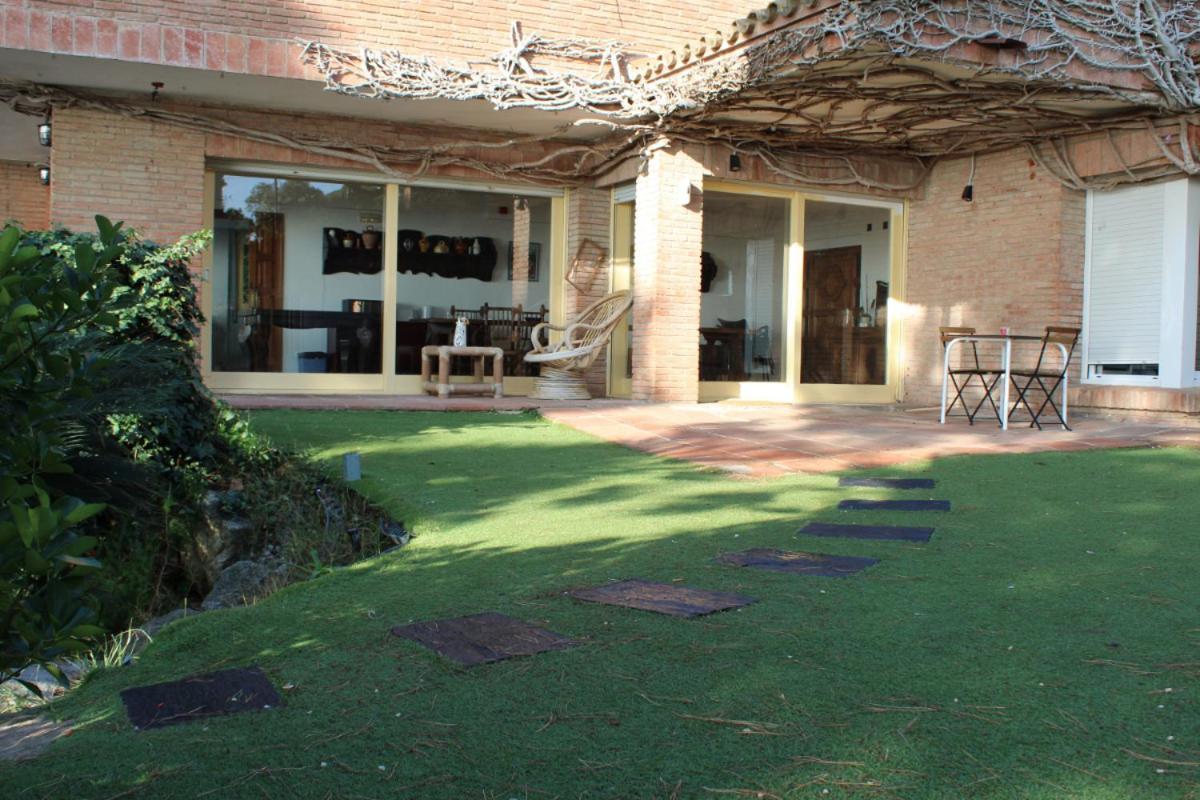 Villa Maresme & Villa Rosa Mataro Luaran gambar