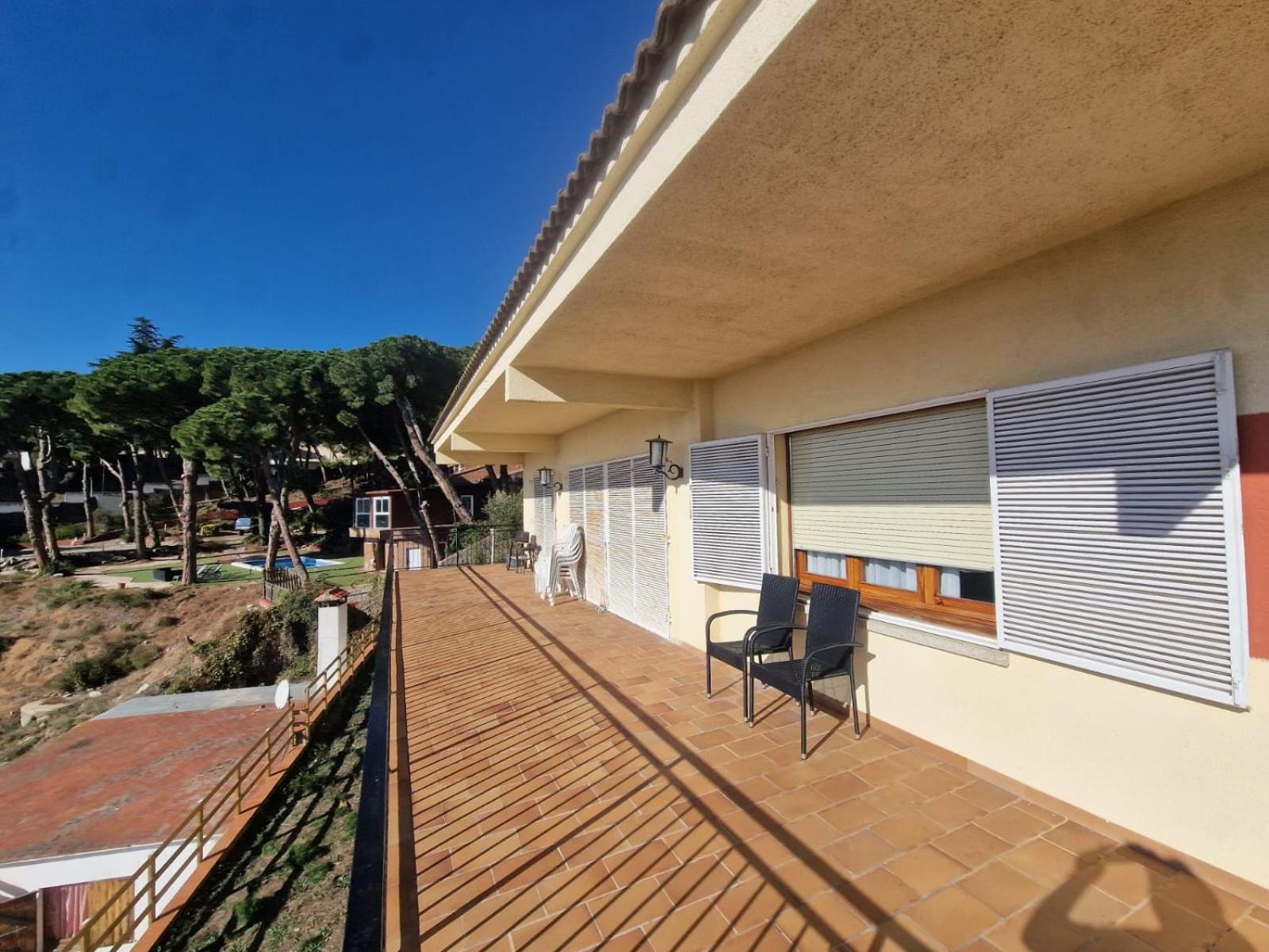 Villa Maresme & Villa Rosa Mataro Luaran gambar
