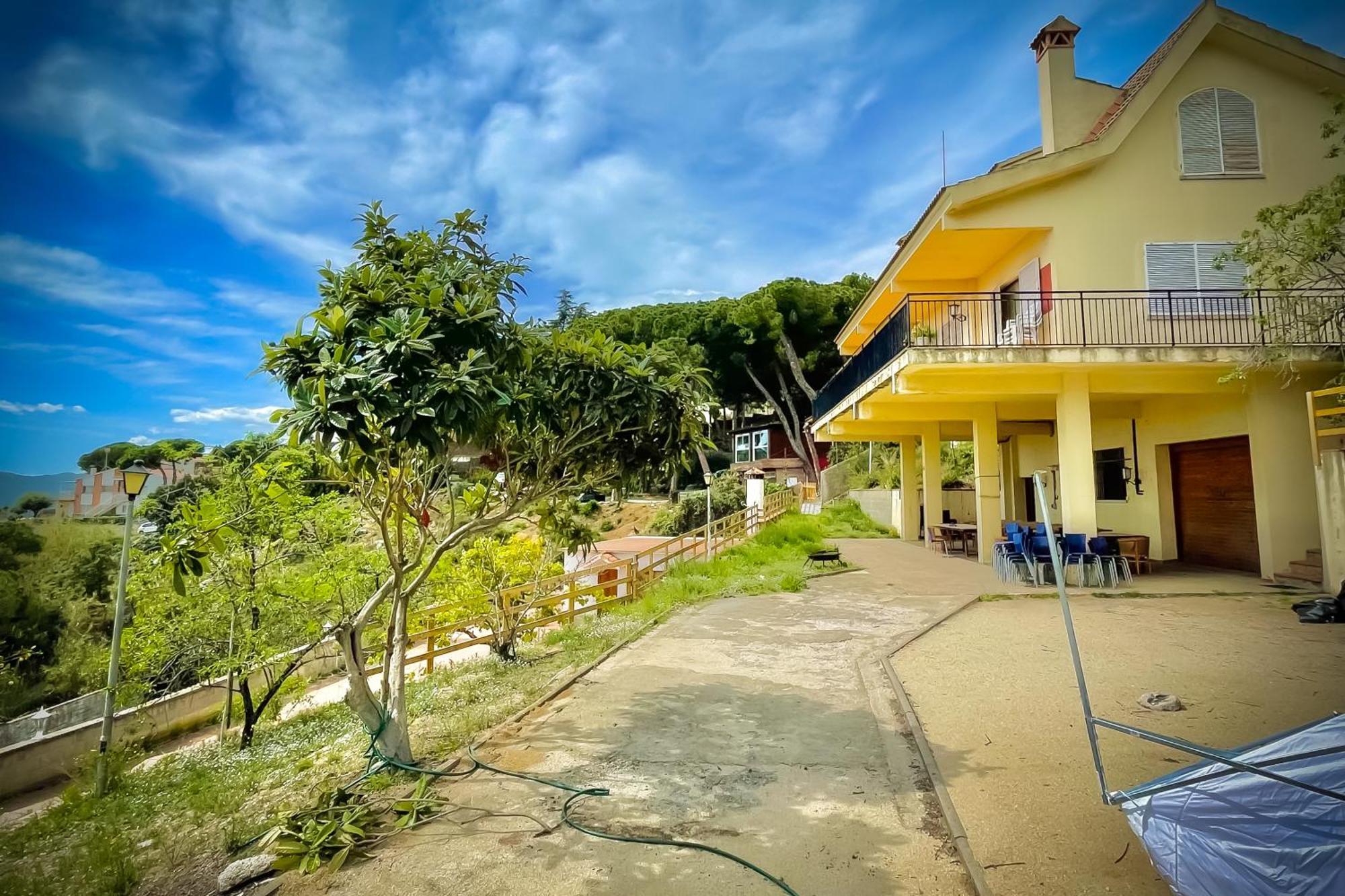 Villa Maresme & Villa Rosa Mataro Luaran gambar